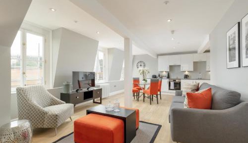 Two Bed Superior Apartment + Castle View