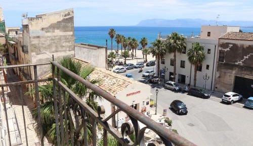 Studio Apartment with Sea View