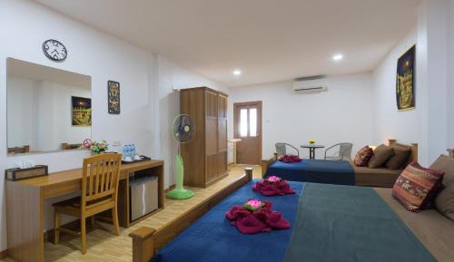 Triple Room