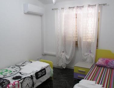 Standard Single Room with Shared Bathroom