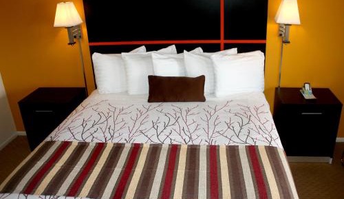 Deluxe Queen Room