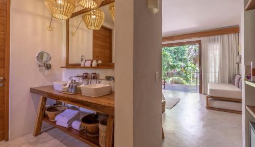 Garden view Balcony Suite