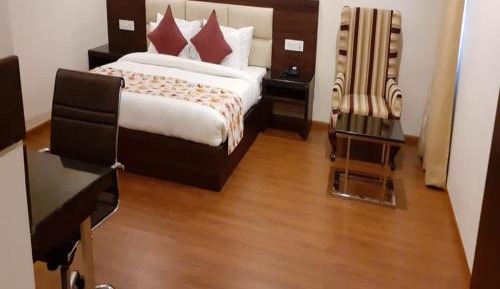 King Room with Complimentary /Courtsey pick up and drop to darshan points i.e. Either Banganga or helipad