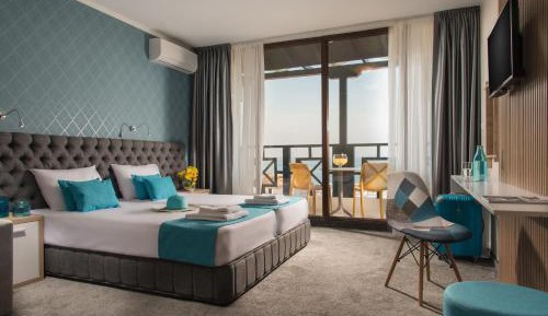 Deluxe Double Room with Balcony and Sea View (2 Adults + 1 Child)