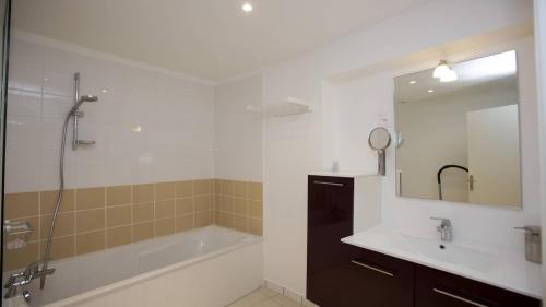 Apartment SCHLUMBERGER 3 bedrooms, 2 bathrooms, 2 toilets, 120m2