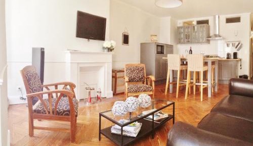 One-Bedroom Apartment (3 Adults)
