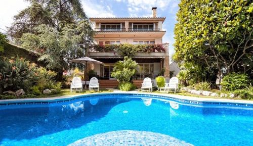 Villa with Private Pool