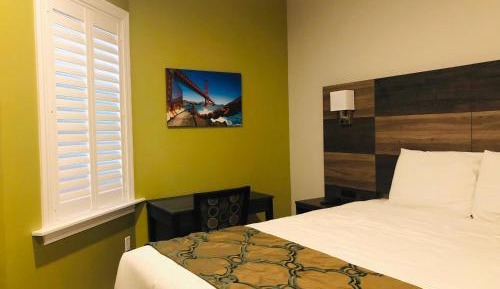 Queen Room with Private Bathroom