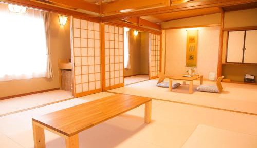 Japanese Style Family Room with Shared Bathroom