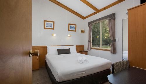 Superior Two-bedroom Cabin - B