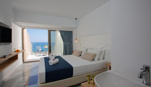 Superior One bedroom Apartment with sea view