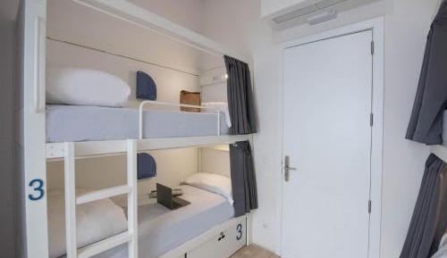 Bed in 4-Bed Mixed Dormitory Room