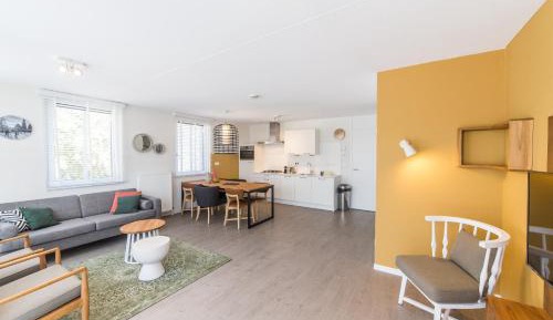 Luxury 3-bedroom Apartment with Sauna