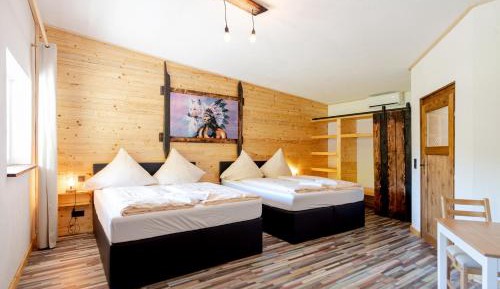 Quadruple Room with Two Double Beds and Private Bathroom