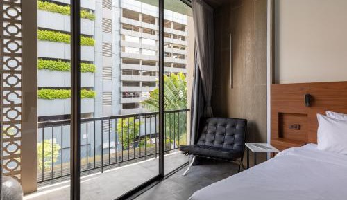 Deluxe Double or Twin Room with Pool View
