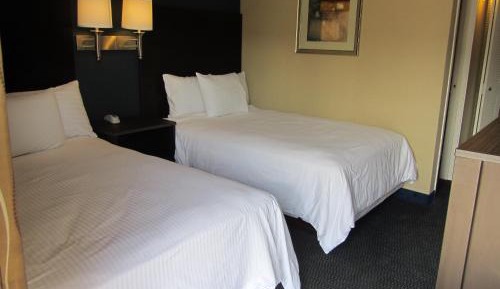 Queen Room with Two Queen Beds - Non-Smoking