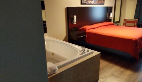 King Suite with Spa Bath
