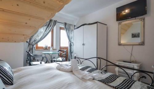 Double Room with Private External Bathroom