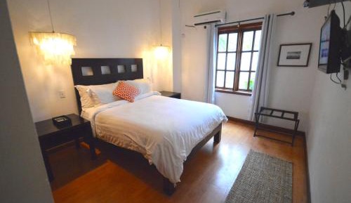 Six-Bedroom Villa 