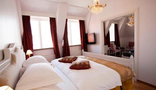 Deluxe Family Room