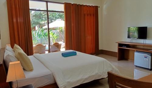 One-Bedroom Pool View