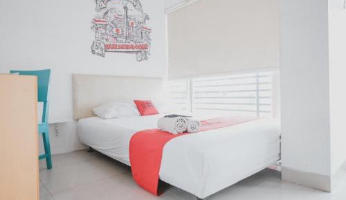RedDoorz Double Room