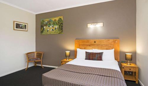 Queen Room - Disability Access/Non-Smoking