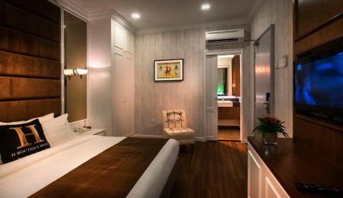 Premier King Room with Window 