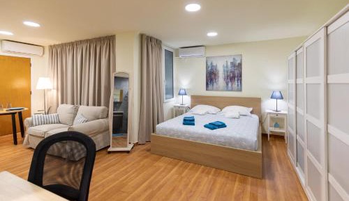 One-Bedroom Apartment