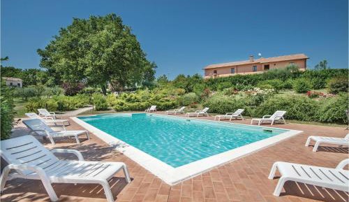 Nine-Bedroom Holiday Home