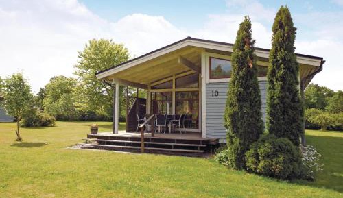 Three-Bedroom Holiday Home 