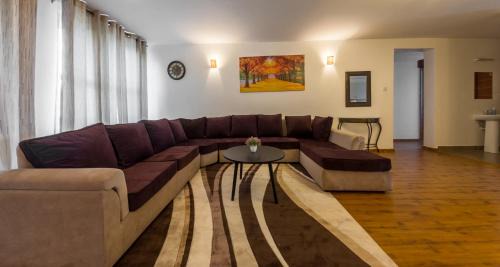 Apartment with Garden View