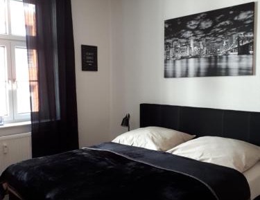 Standard Double Room with Shared Bathroom 203