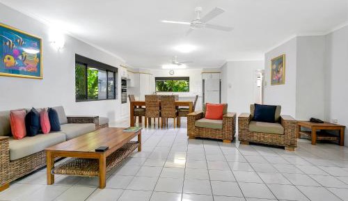 One-Bedroom Apartment With Tropical View