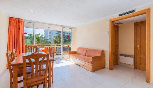 Two-Bedroom Apartment (6 Adults)