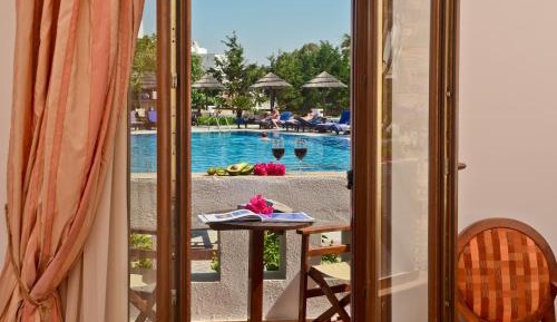Triple Room with Pool View