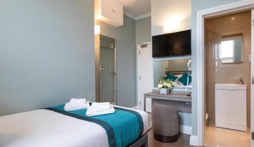 Petite Double Studio Apartment
