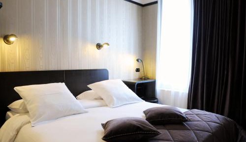 Le Standard Deluxe