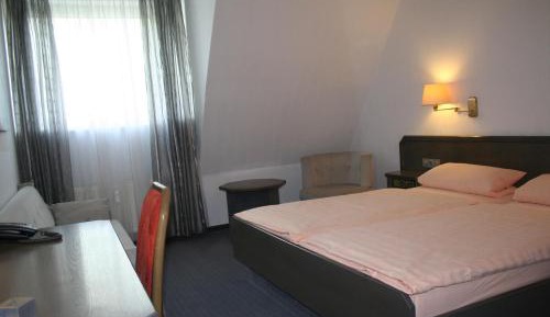 Deluxe Double Room with Extra Bed