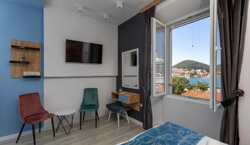 Double or Twin Room with Sea View