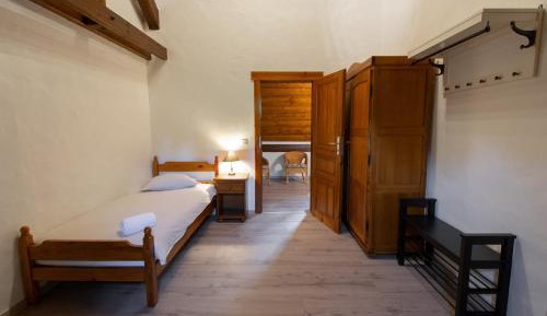 Single Room with Shared Bathroom