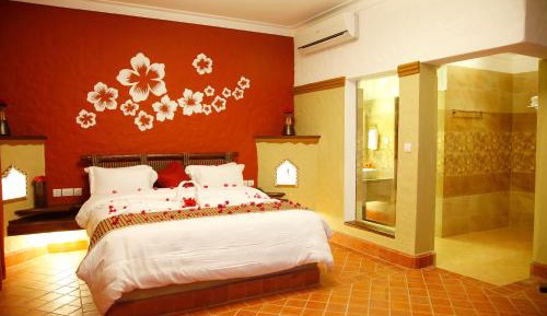 Honeymoon Suite