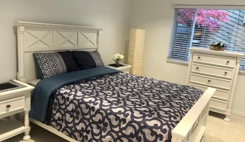 Deluxe Queen Suite