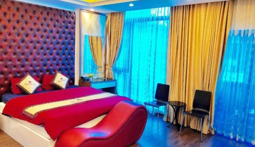 Deluxe Queen Room