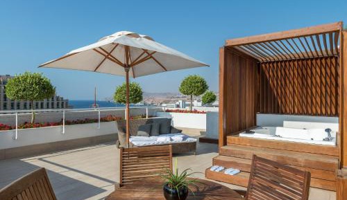 Garden Room with Mountain View
