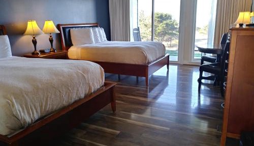 Queen Room with Two Queen Beds with Ocean View