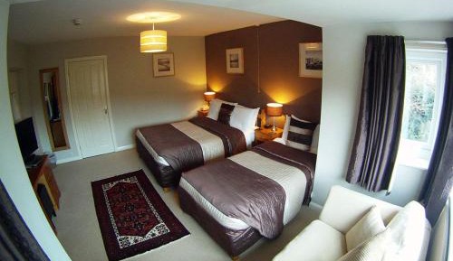 Family Room (3 Adults) with External Private Bathroom