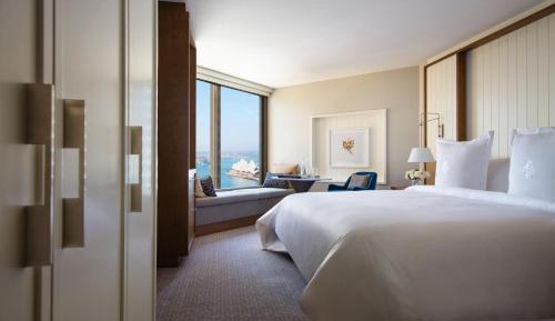 Deluxe Full Harbor View Room