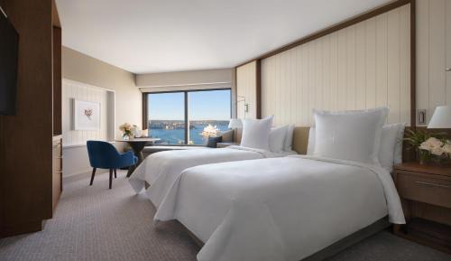 Deluxe Full Harbor Twin Room
