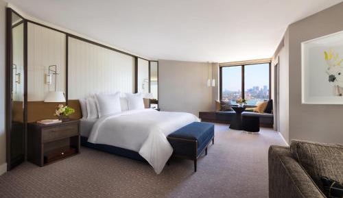 Premier Full Harbor King Room